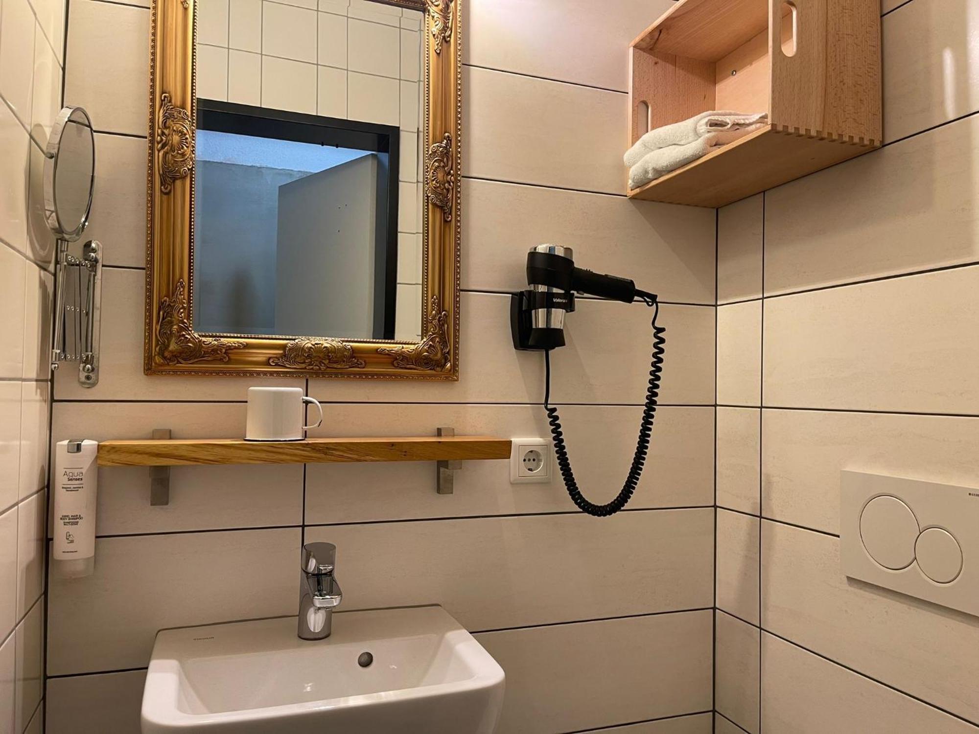 Koby Work&Stay Souterrain Apartment, Wifi&Komfort Herford Buitenkant foto